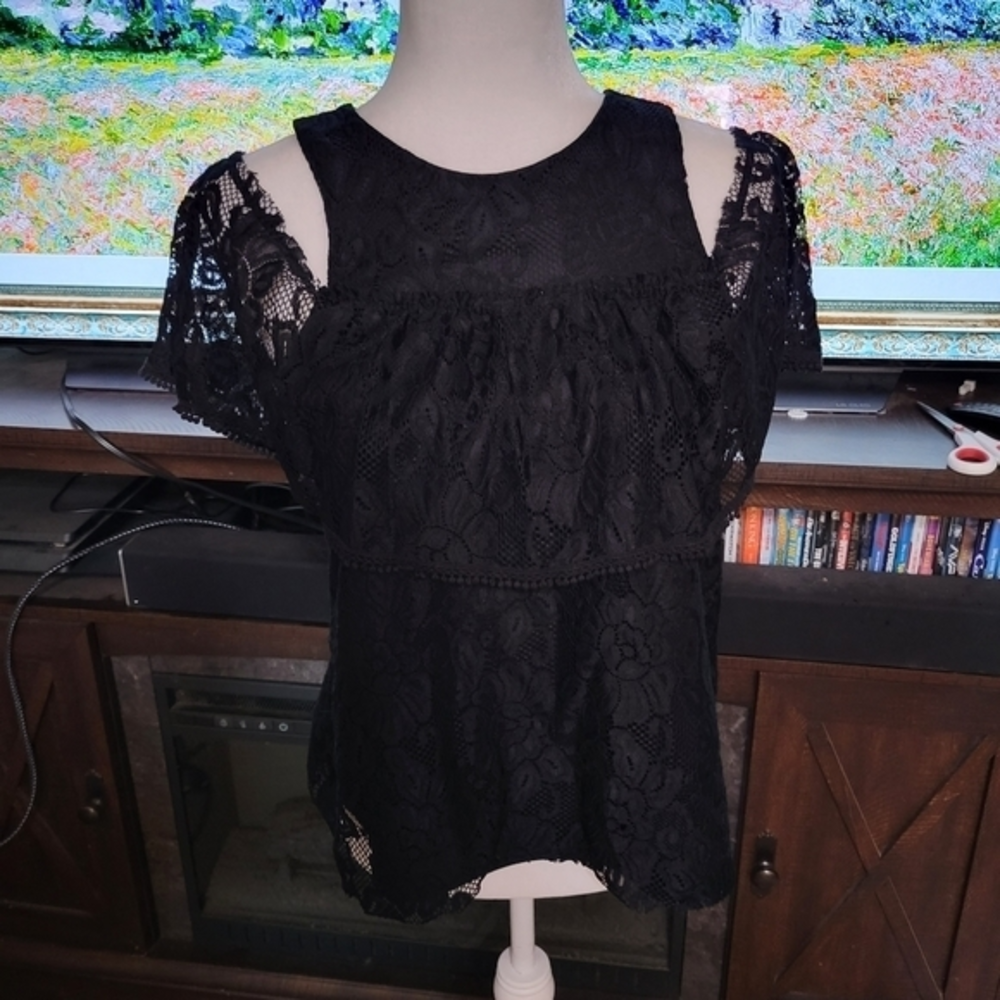 Libby Edelman cold shoulder blouse with lace over size XS